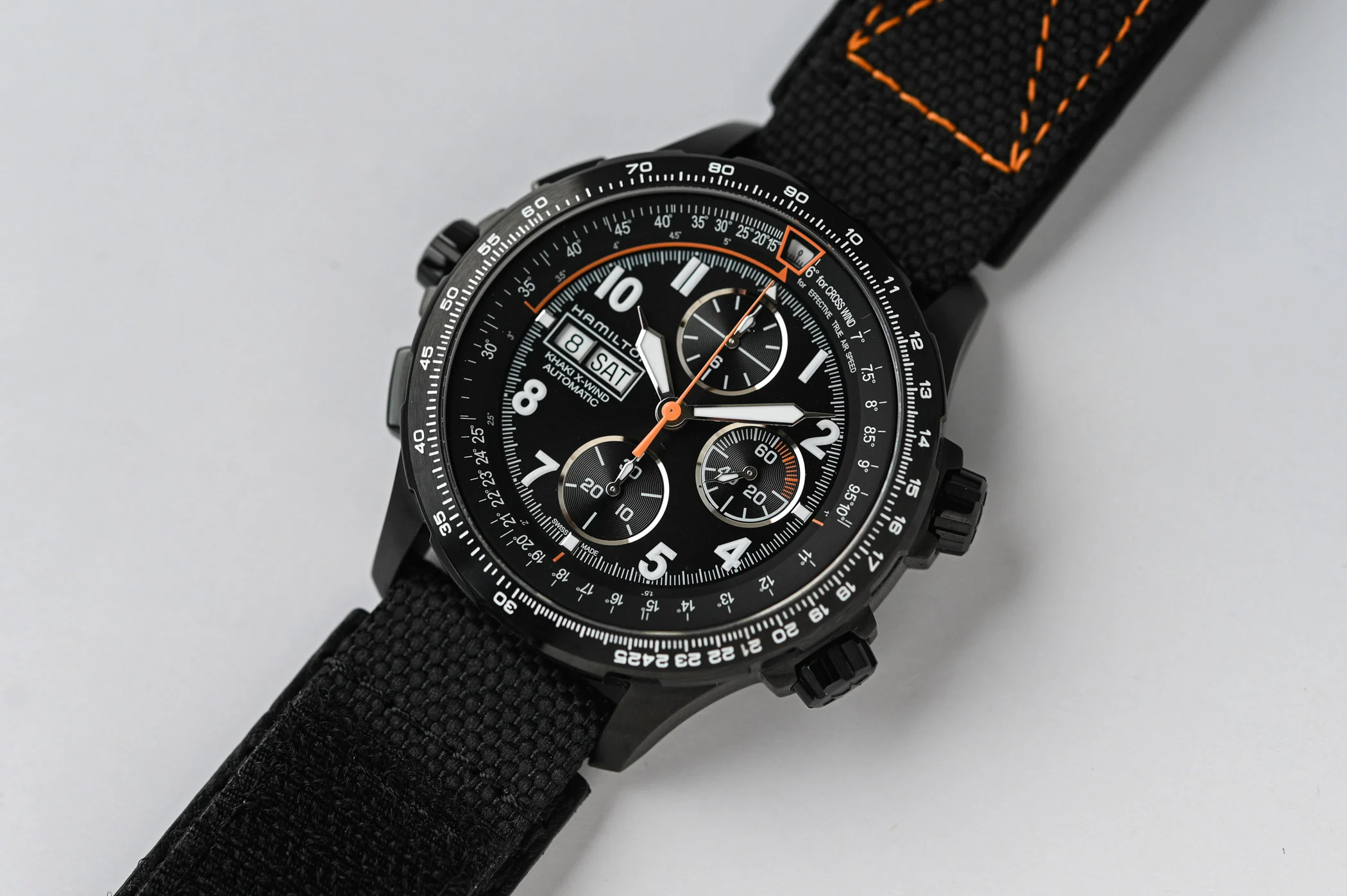 Prima privire noul Hamilton Khaki Aviation X-Wind Auto Chrono Air Zermatt