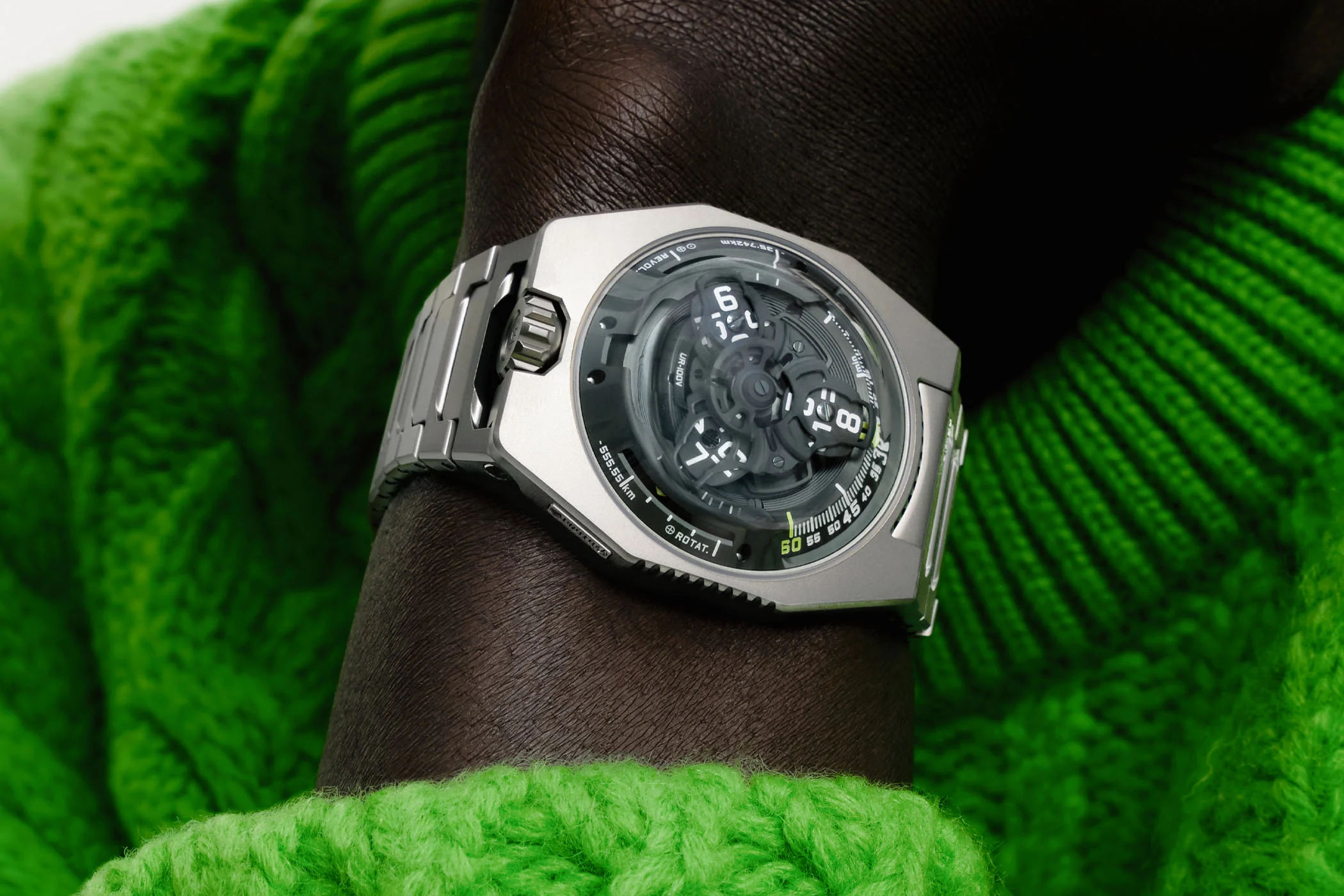 Prezentăm Noua Urwerk UR-100V Magic T Hunter Green