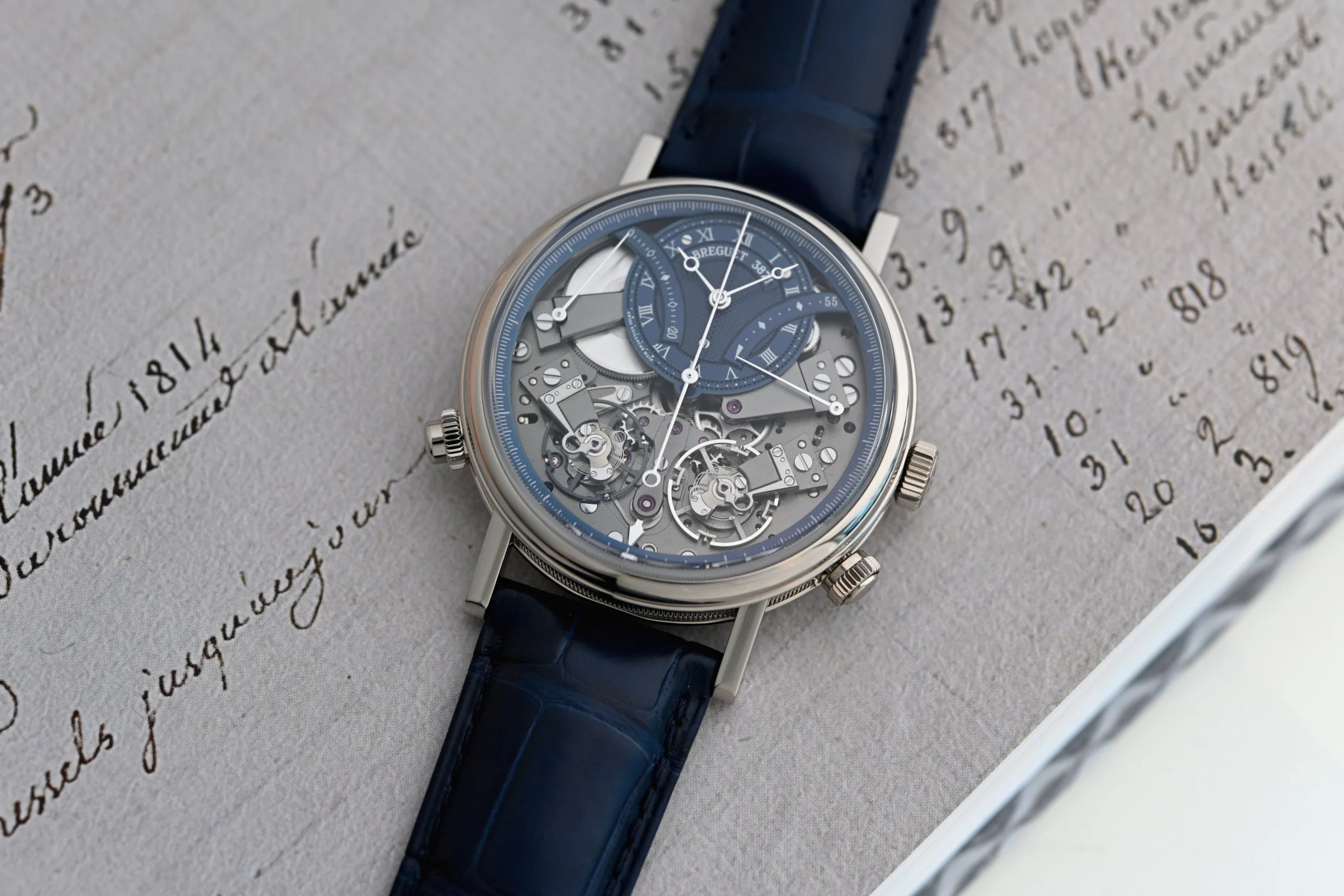 Prima privire Breguet Tradition Chronograph 7077 în albastru